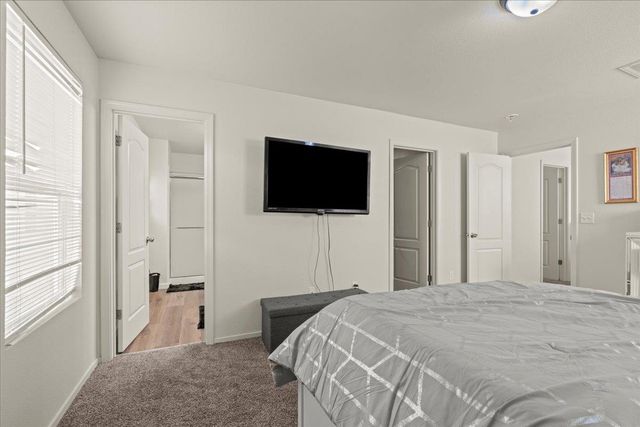 8906 Cobble Crest Dr, Sacramento, CA 95829