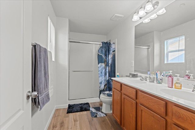 8906 Cobble Crest Dr, Sacramento, CA 95829