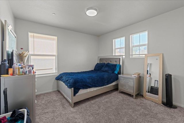 8906 Cobble Crest Dr, Sacramento, CA 95829