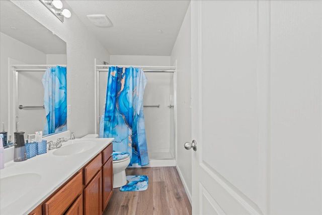 8906 Cobble Crest Dr, Sacramento, CA 95829