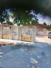 827 E 27th Street, Hialeah, FL 33013