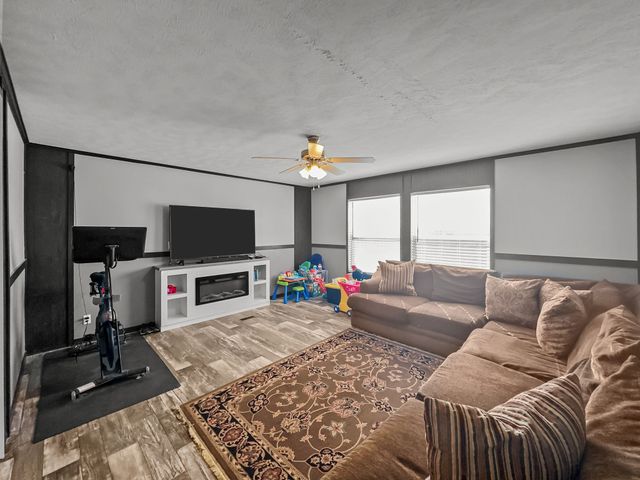 303 Mesa Ridge, Decatur, TX 76234