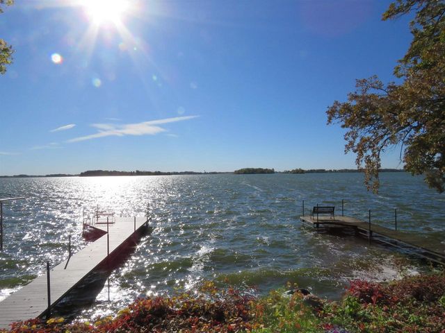 W10397 Blackhawk Trail, Fox Lake, WI 53933