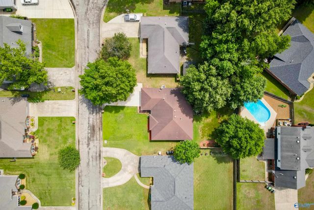 2709 Friar Tuck Court SW, Decatur, AL 35603