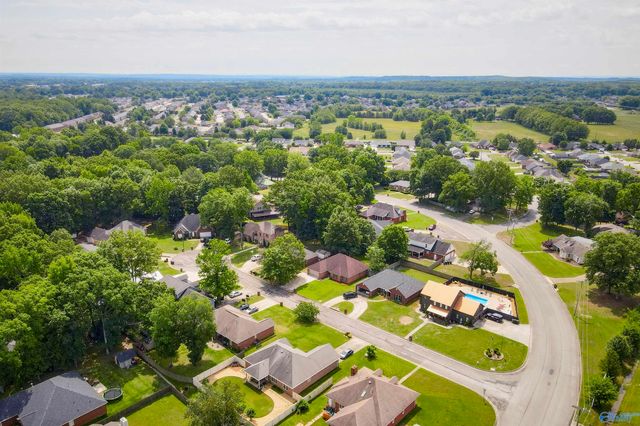 2709 Friar Tuck Court SW, Decatur, AL 35603
