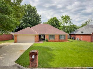 2709 Friar Tuck Court SW, Decatur, AL 35603