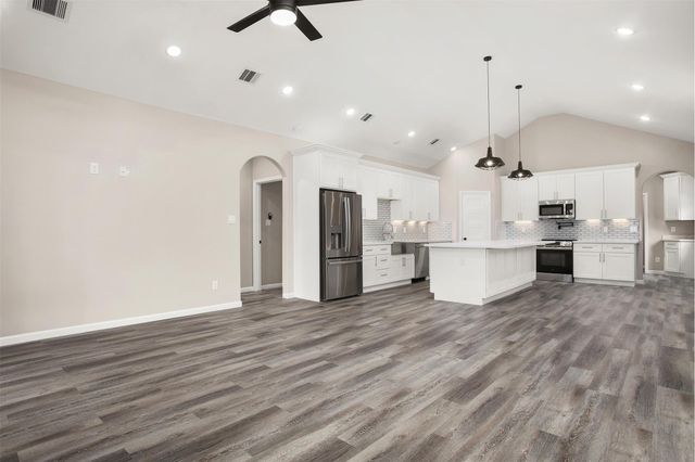 3617 Pecan Drive, Bacliff, TX 77518