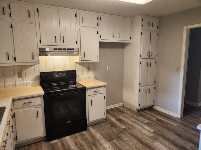 5472 Four Winds Drive SW, Lilburn, GA 30047