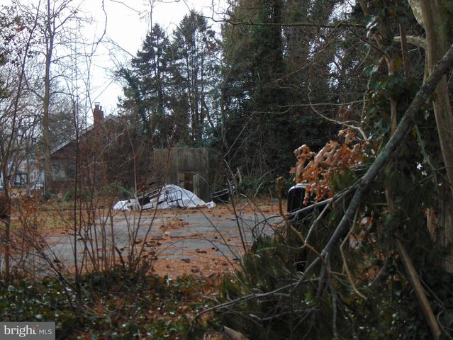 318 E CHURCH ST, Blackwood, NJ 08012