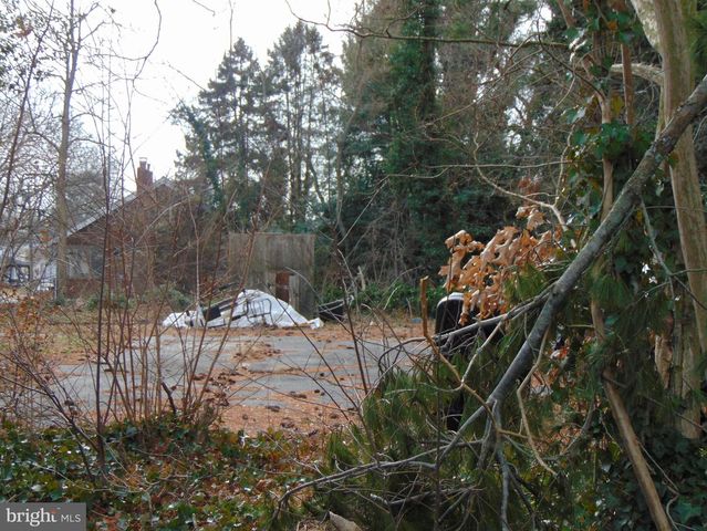 318 E CHURCH ST, Blackwood, NJ 08012