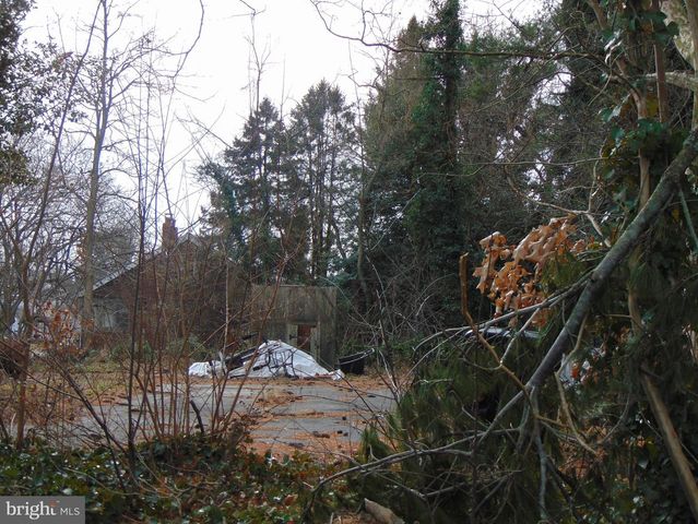 318 E CHURCH ST, Blackwood, NJ 08012