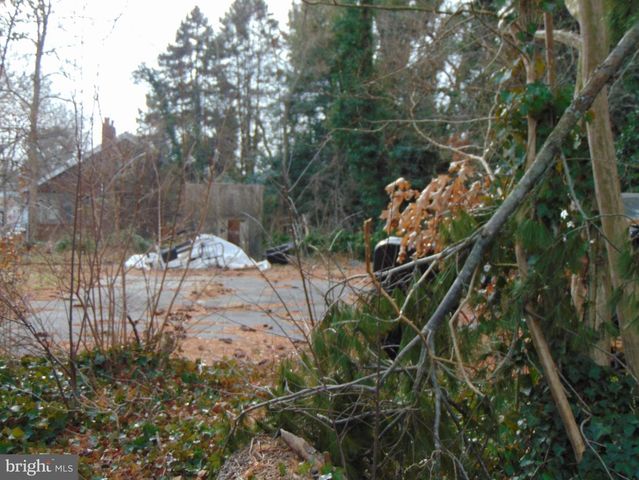 318 E CHURCH ST, Blackwood, NJ 08012