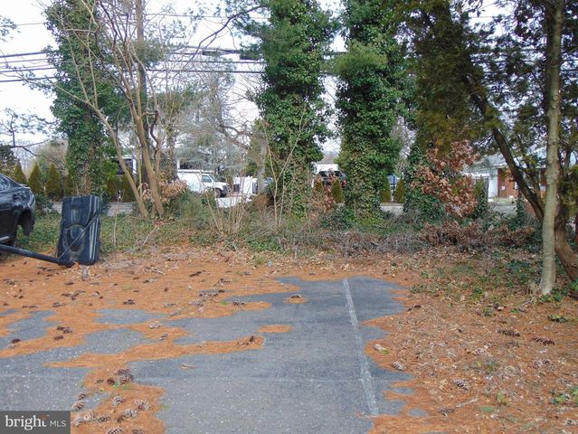 318 E CHURCH ST, Blackwood, NJ 08012