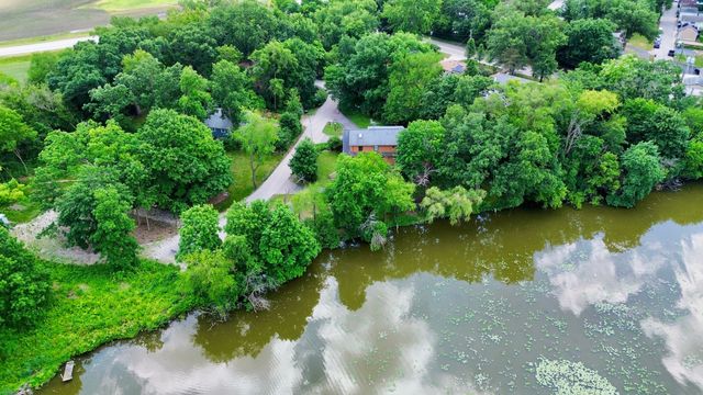707 Quinn Road, Mchenry, IL 60051