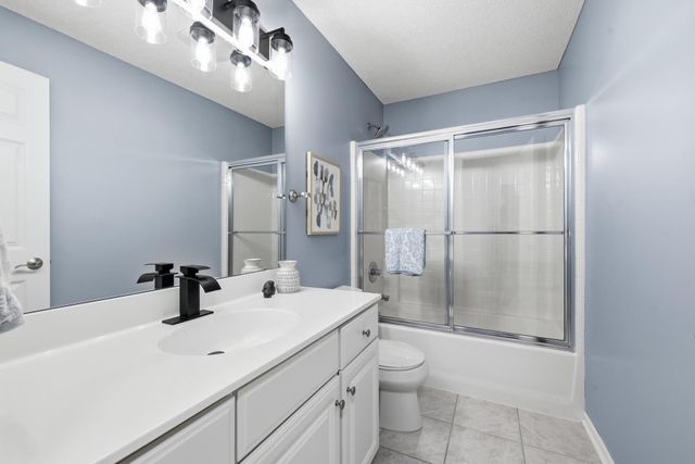 10100 Bridgehill Terrace, Eden Prairie, MN 55347