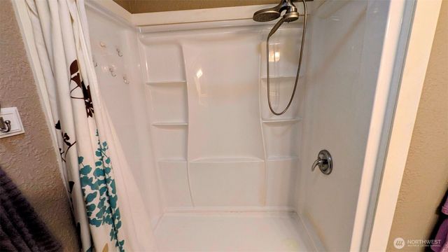 14611 Meadows Court E, Tacoma, WA 98445