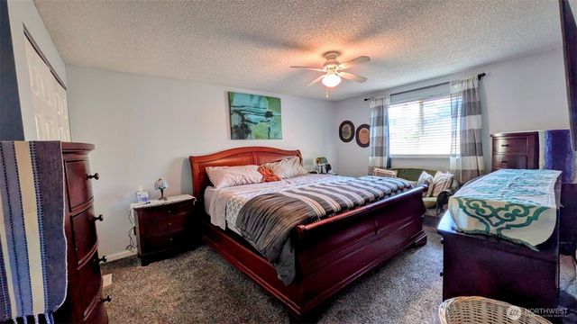 14611 Meadows Court E, Tacoma, WA 98445