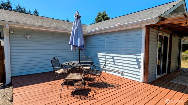 14611 Meadows Court E, Tacoma, WA 98445