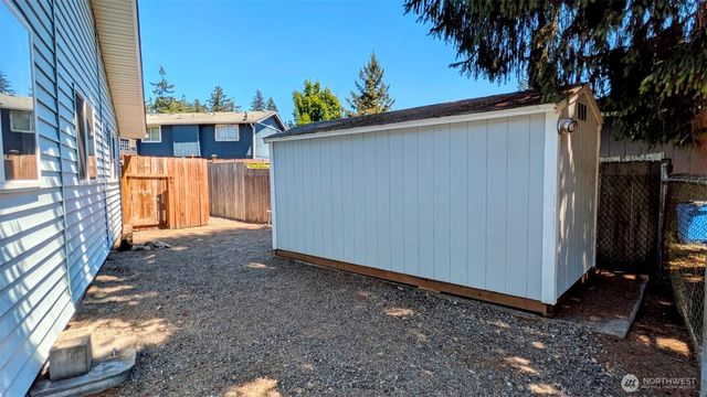 14611 Meadows Court E, Tacoma, WA 98445