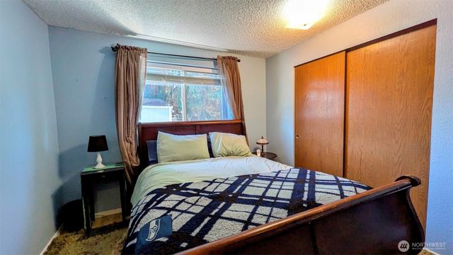14611 Meadows Court E, Tacoma, WA 98445