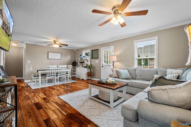 141 Swindall Circle, Rainbow City, AL 35906