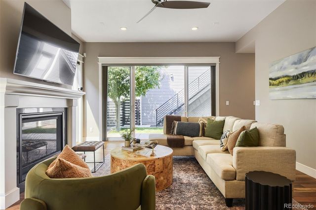 3275 S Logan Street, Englewood, CO 80113