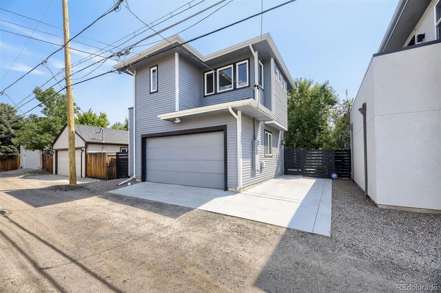 3275 S Logan Street, Englewood, CO 80113