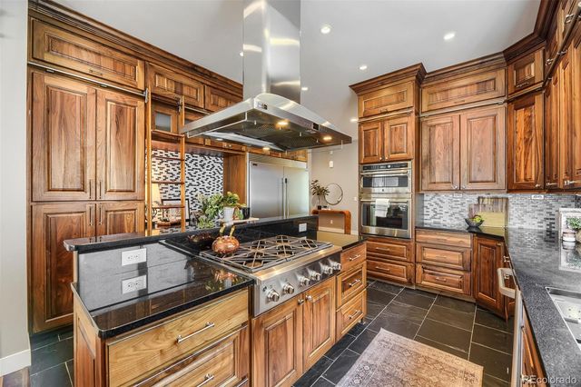 3275 S Logan Street, Englewood, CO 80113