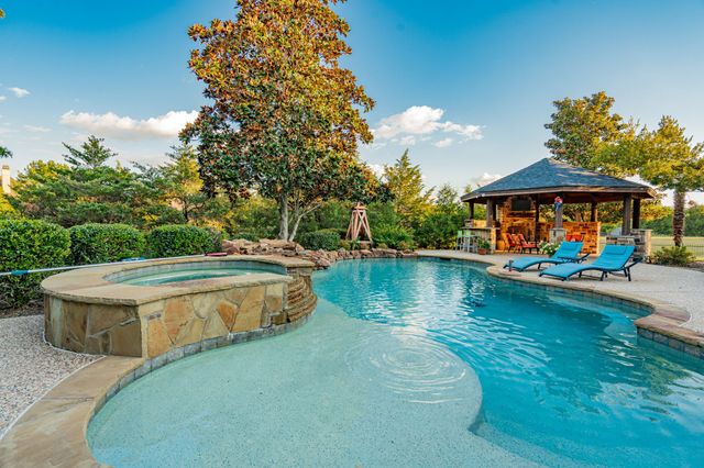 18 Kendal Court, Heath, TX 75032