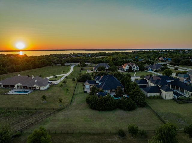 18 Kendal Court, Heath, TX 75032