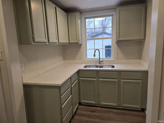 3927 Fairfield Avenue, Fort Wayne, IN 46807