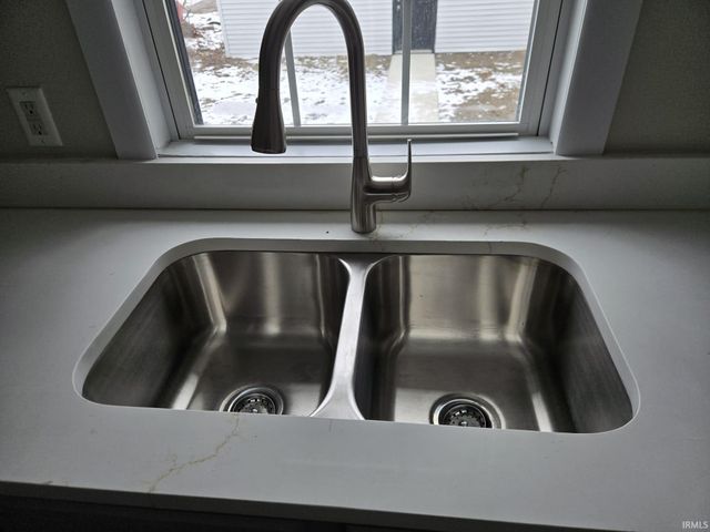 3927 Fairfield Avenue, Fort Wayne, IN 46807