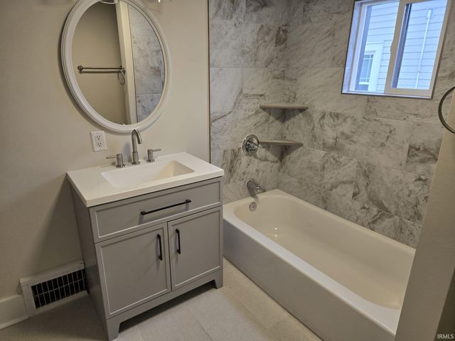 3927 Fairfield Avenue, Fort Wayne, IN 46807