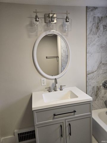 3927 Fairfield Avenue, Fort Wayne, IN 46807