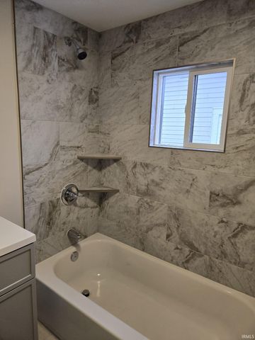 3927 Fairfield Avenue, Fort Wayne, IN 46807