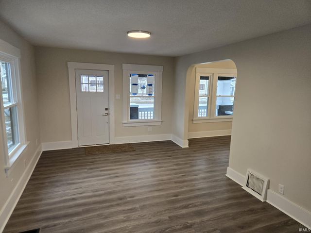 3927 Fairfield Avenue, Fort Wayne, IN 46807