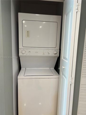 7900 Harbor Island Dr 622, North Bay Village, FL 33141