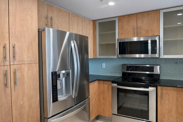 7900 Harbor Island Dr 622, North Bay Village, FL 33141