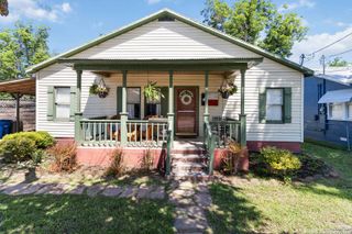 859 Pine St, New Braunfels, TX 78130