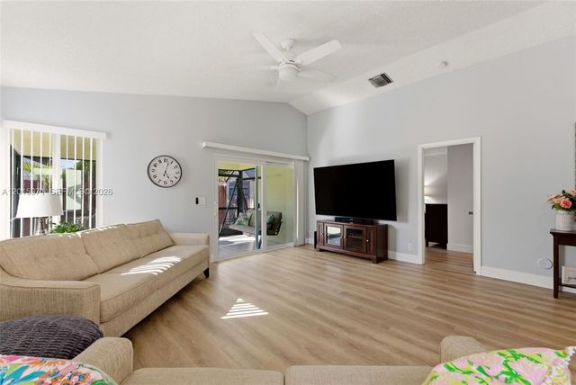 3861 NW 20th St, Coconut Creek, FL 33066