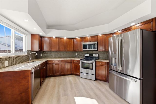 3861 NW 20th St, Coconut Creek, FL 33066