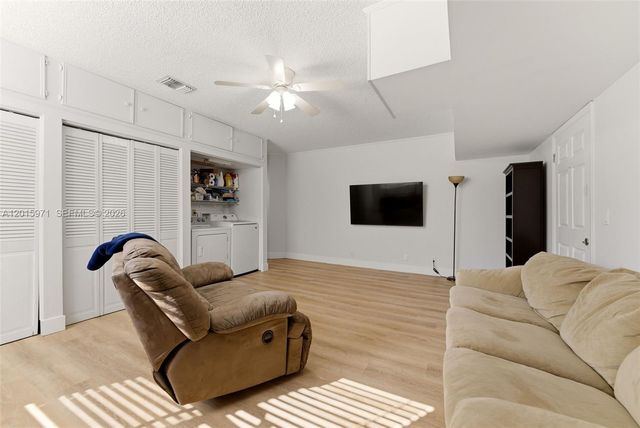 3861 NW 20th St, Coconut Creek, FL 33066