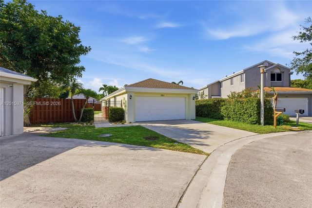 3861 NW 20th St, Coconut Creek, FL 33066