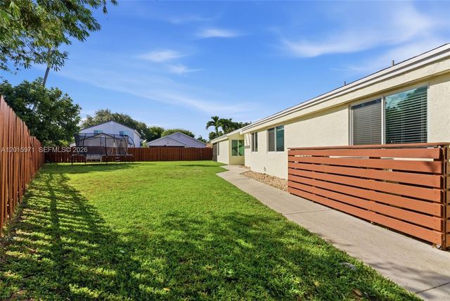 3861 NW 20th St, Coconut Creek, FL 33066