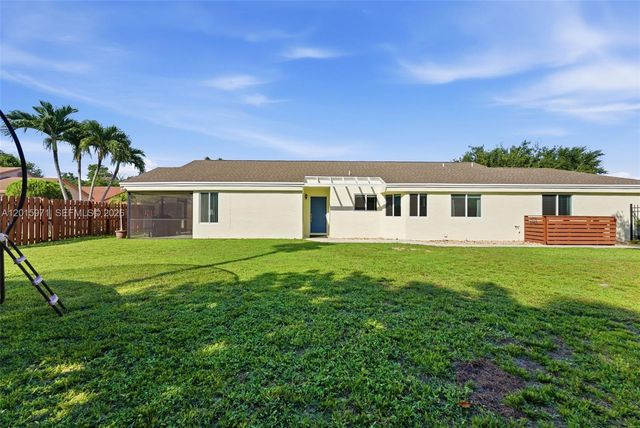 3861 NW 20th St, Coconut Creek, FL 33066