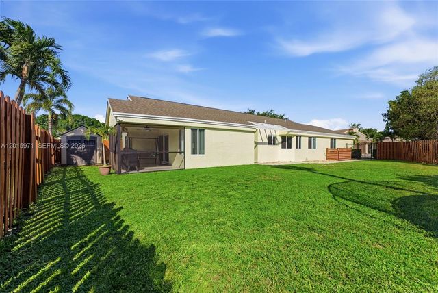 3861 NW 20th St, Coconut Creek, FL 33066