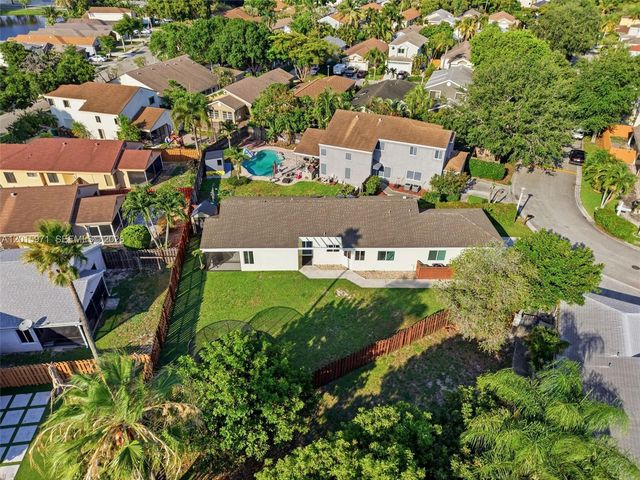3861 NW 20th St, Coconut Creek, FL 33066