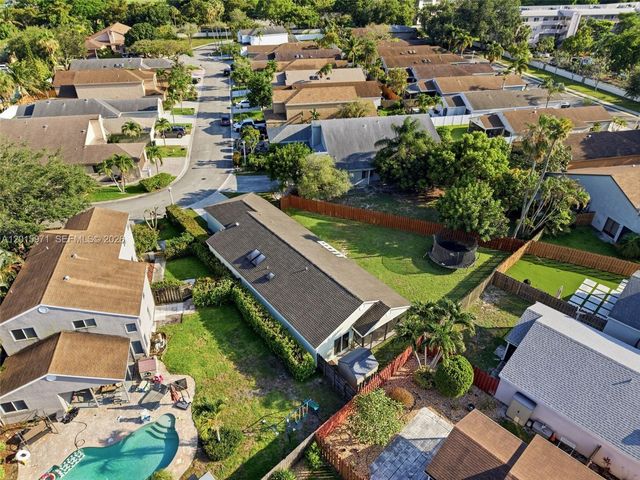 3861 NW 20th St, Coconut Creek, FL 33066