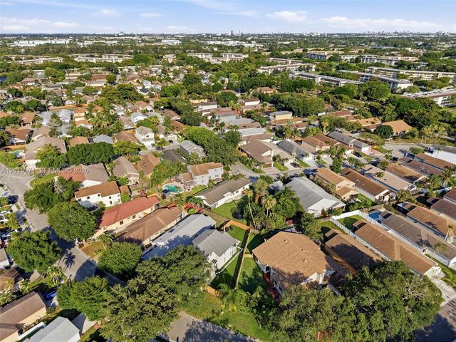 3861 NW 20th St, Coconut Creek, FL 33066
