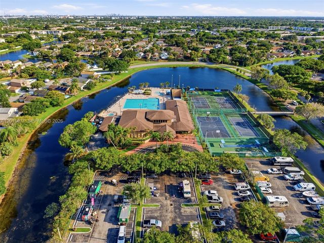 3861 NW 20th St, Coconut Creek, FL 33066